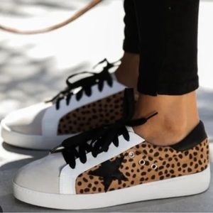 VICI Dash Faux Suede Cheetah Sneakers Size 7.5
